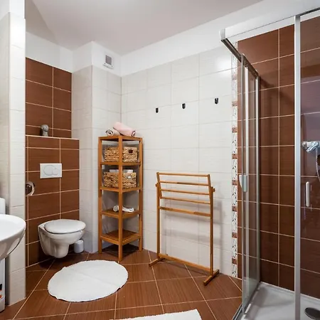 Amelia Tale, 10 Min To Chopok Jasna, Tale, Myto